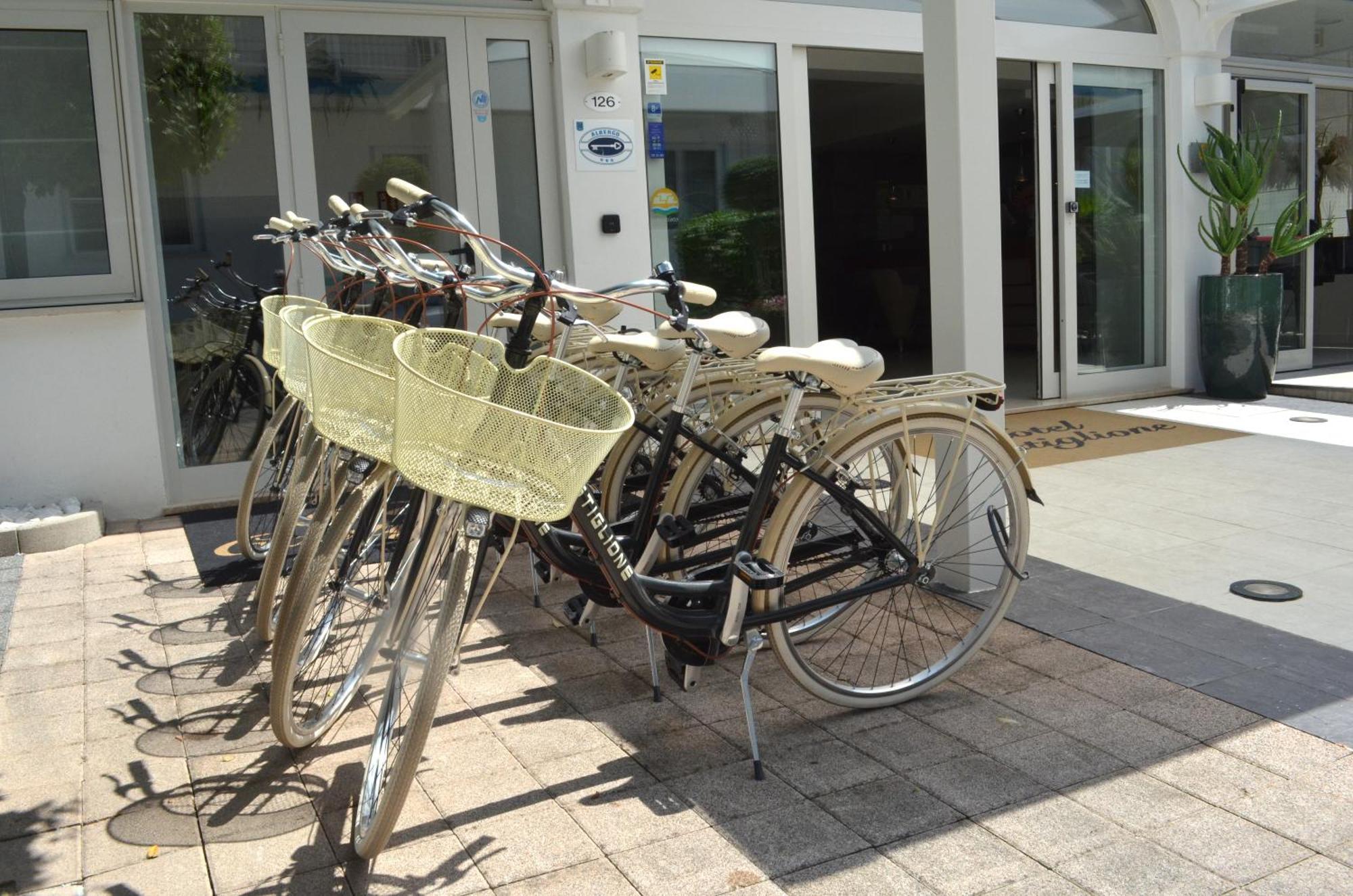Hotel Castiglione Lignano Sabbiadoro Extérieur photo