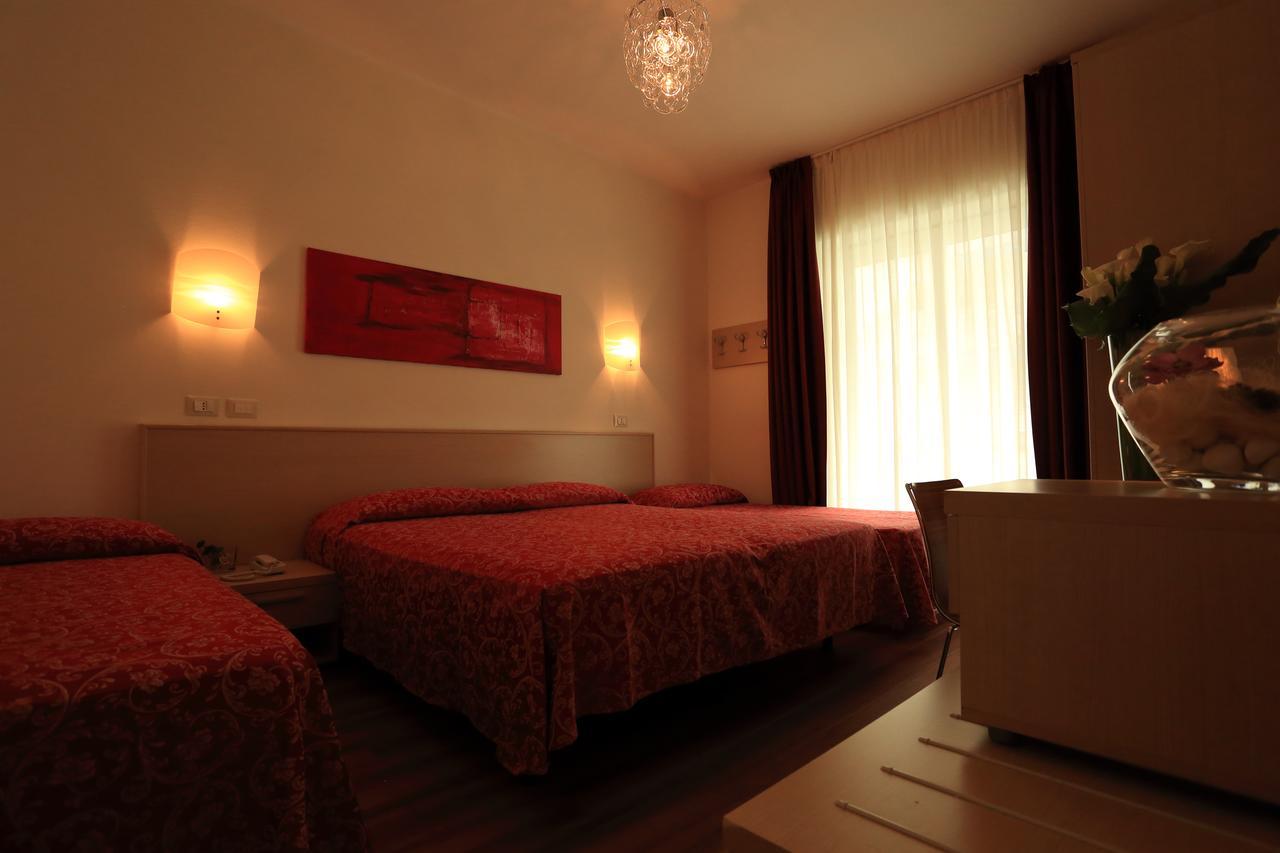 Hotel Castiglione Lignano Sabbiadoro Extérieur photo