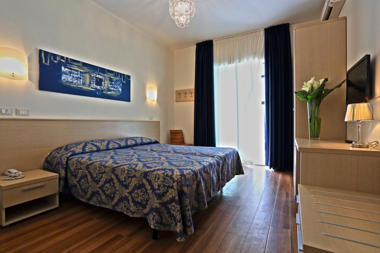 Hotel Castiglione Lignano Sabbiadoro Extérieur photo