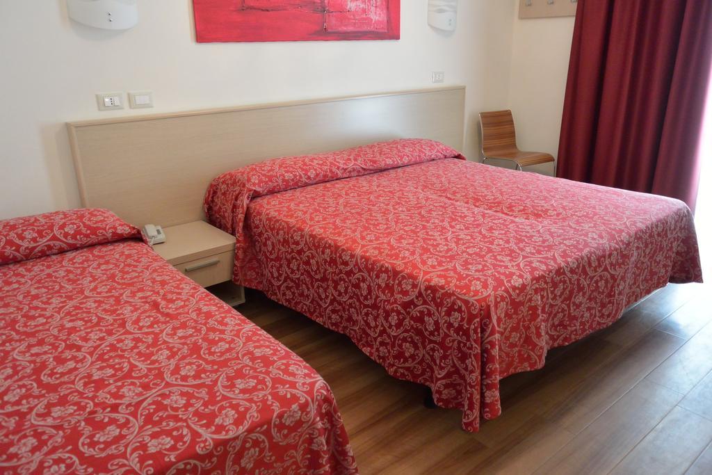 Hotel Castiglione Lignano Sabbiadoro Chambre photo