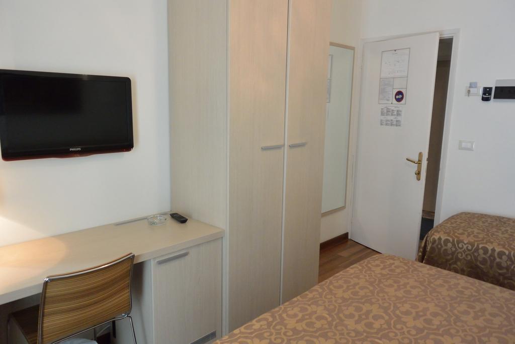 Hotel Castiglione Lignano Sabbiadoro Extérieur photo